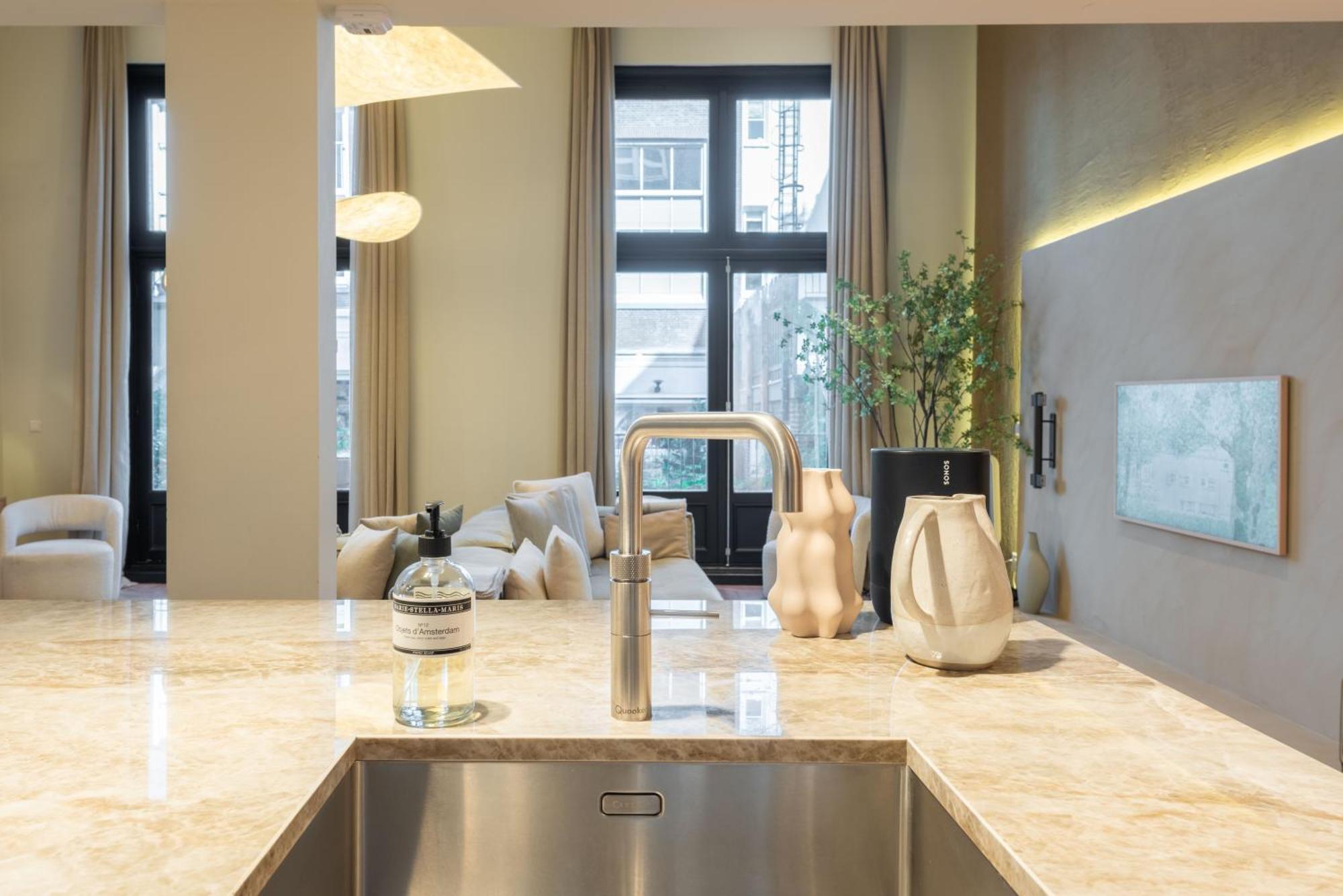 Newly Renovated Luxurious 200 Sqm Loft In Centre Apartment *