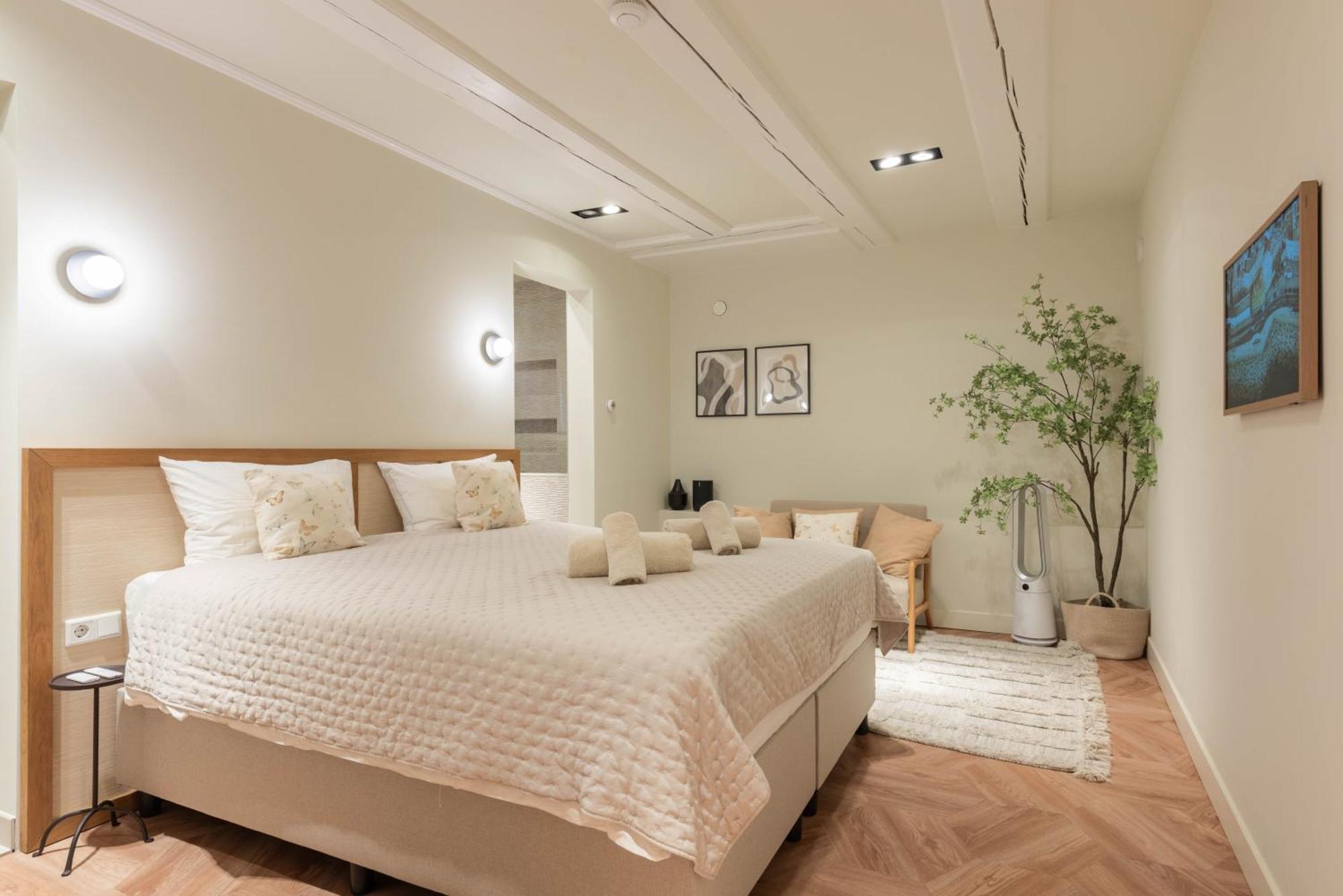 Newly Renovated Luxurious 200 Sqm Loft In Centre Apartment