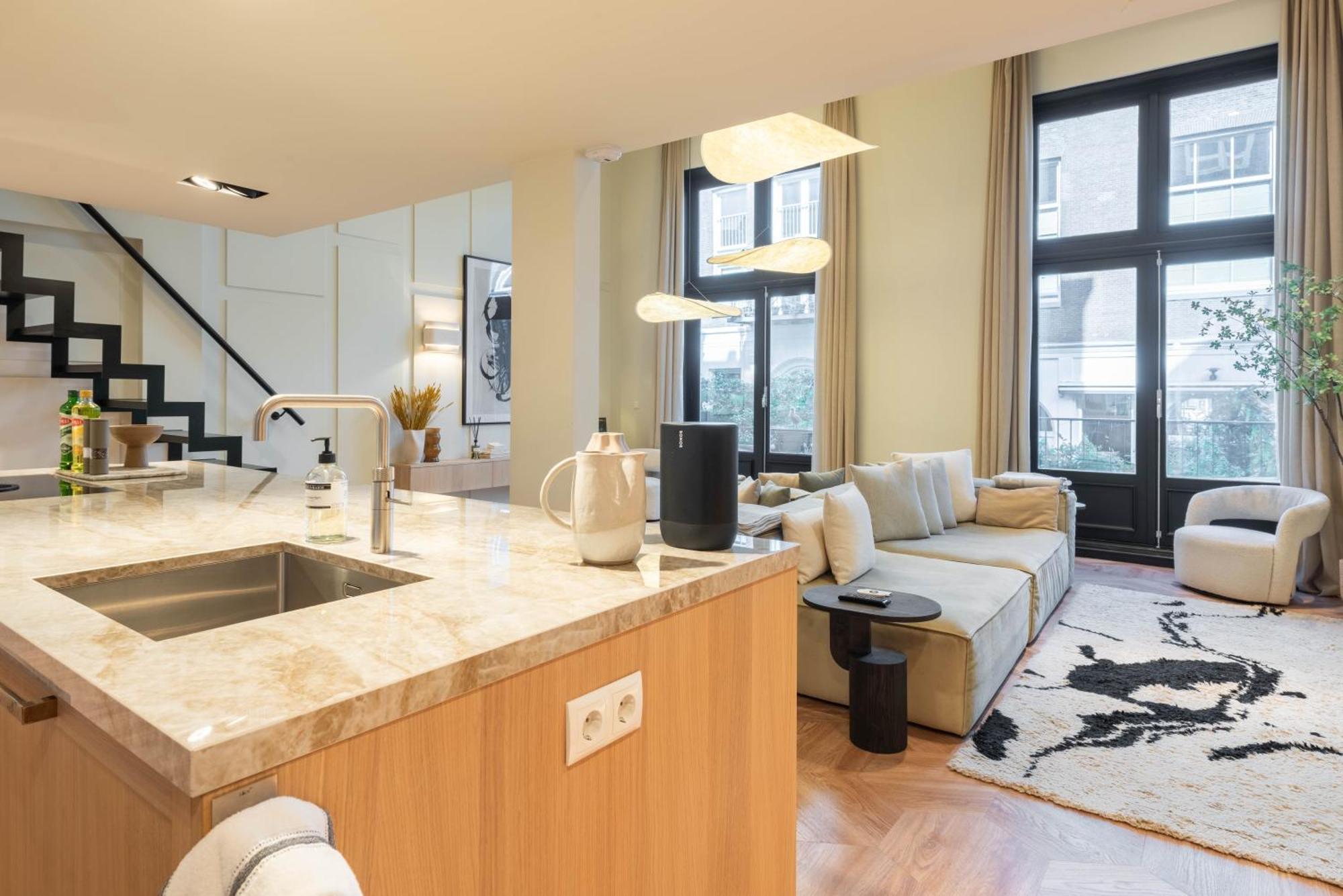 Newly Renovated Luxurious 200 Sqm Loft In Centre *